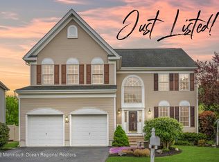 20 Springhouse Cir, Manalapan, NJ 07726