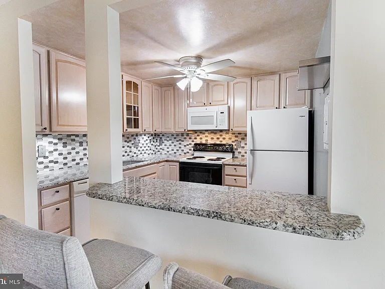 6300 Stevenson Ave #912 — Photo 8