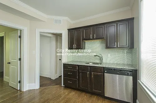 2969 Washington St Photo 1