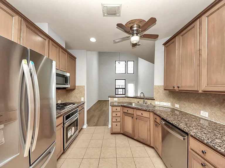 1251 Glenwood Canyon Ln — Photo 3