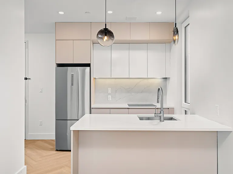 34-16 38th St #1406 — Photo 3