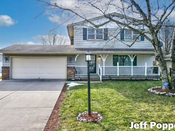 1652 Southampton Dr SE, Grand Rapids, MI 49508