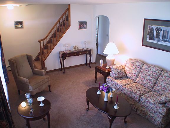 2nd image of 636 Boesel Ave