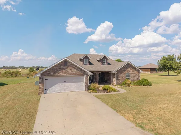2033 Prairie Fire Dr, Sallisaw, OK 74955