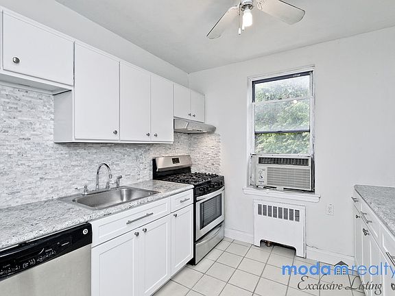 2nd image of 3840 Greystone Ave APT 3C