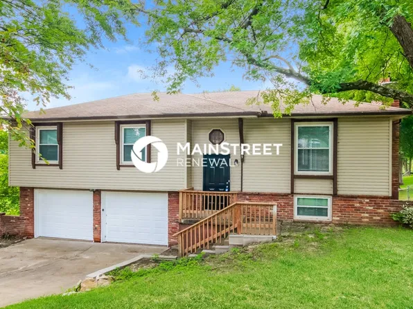 10505 NW Meadow Lane Dr, Kansas City, MO 64152