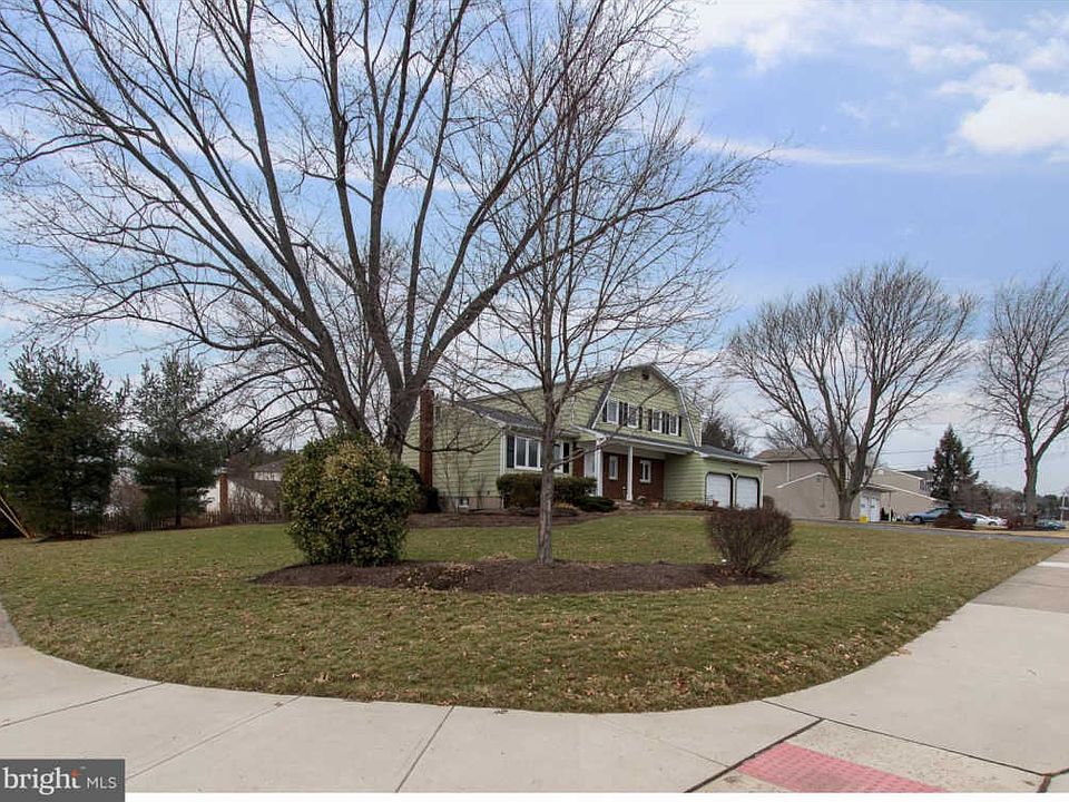 2nd image of 611 Paxson Ave