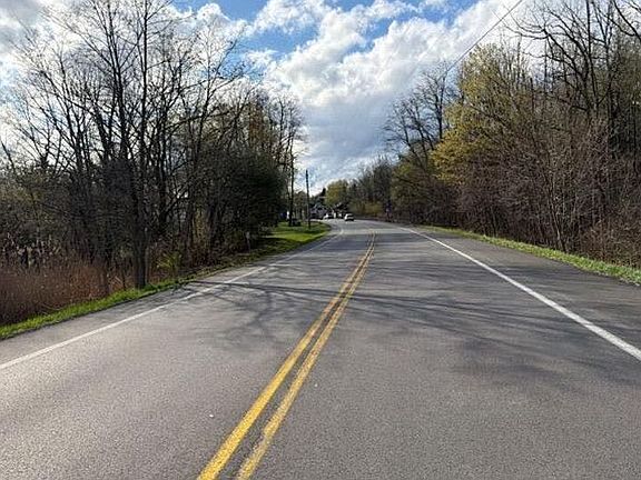 4th image of 16379 4th Section Rd