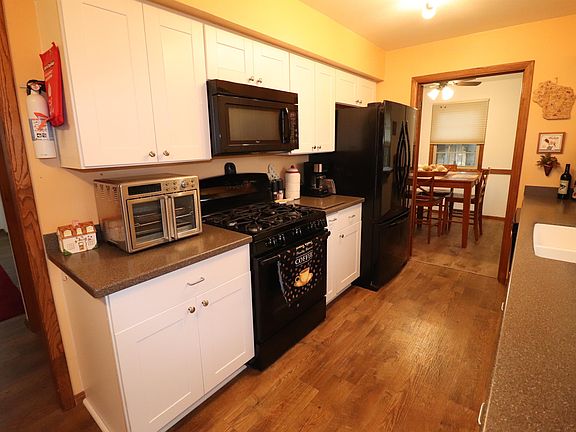 3rd image of 2531 Dartmouth Dr