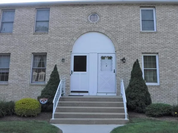 283 Fuller Rd APT K, Chicopee, MA 01020