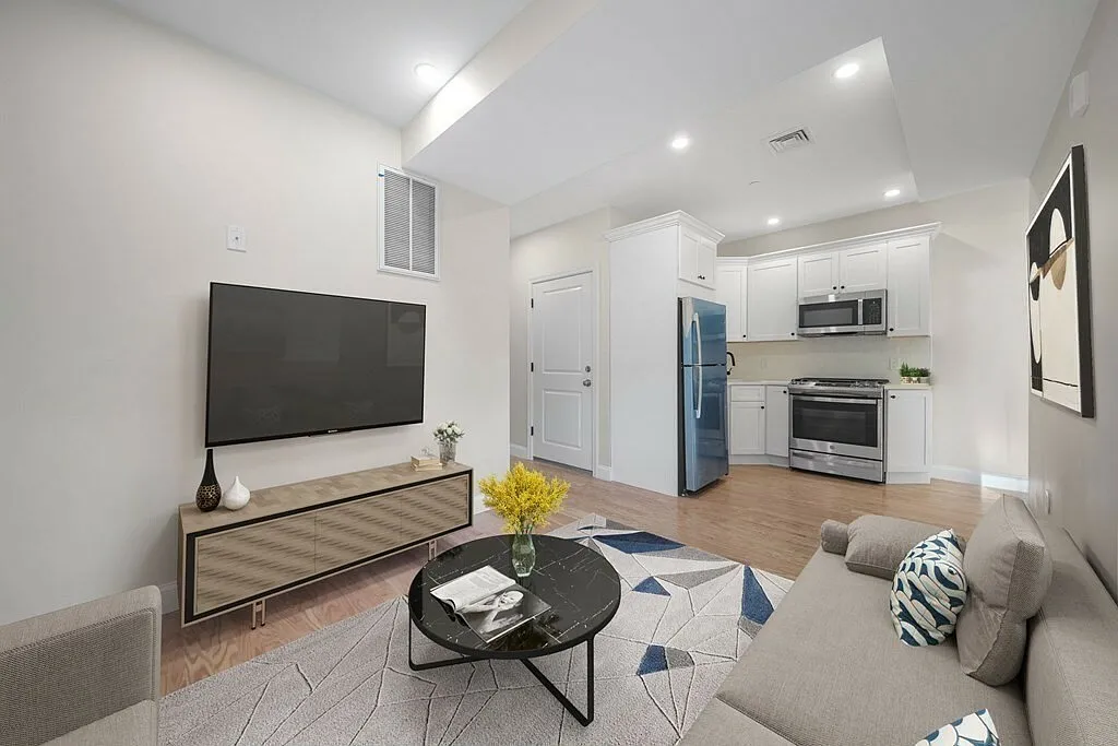 4 bed, 2.0 bath, $6,450 — Photo 3