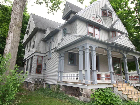 904 S Park St, Kalamazoo, MI 49001