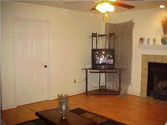5th image of 107A Bent Creek Cir N