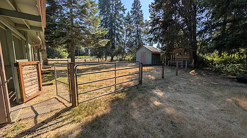 2399 SE Sedgwick Rd Photo 1