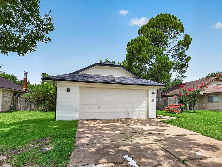 10814 Parkland Woods Dr — Photo 32