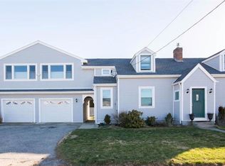 68 Crest St, Middletown, RI 02842