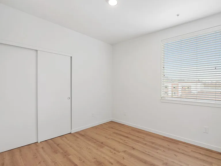 5959 S Virginia Ave — Photo 11