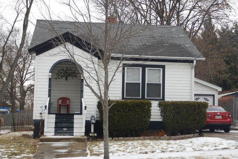 1st image of 114 E 14th St