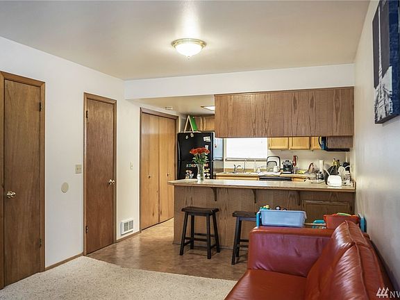 4th image of 7408 Rainier Dr APT A
