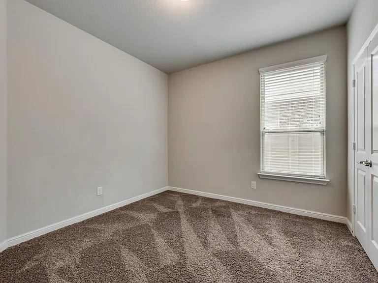 916 Dove Cv — Photo 17