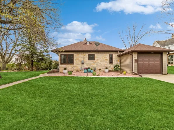 303 Edgewood Ave, Jefferson, IA 50129