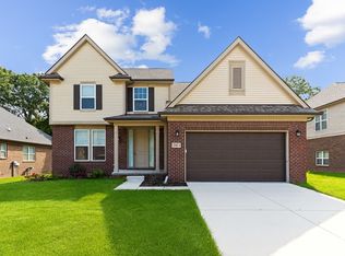 2951 Andlaur Dr, Rochester Hills, MI 48307