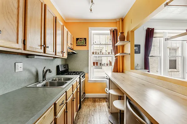Sold by Compass | media 10