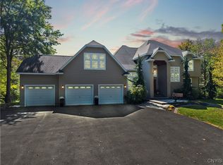 8374 Salt Springs Rd, Manlius, NY 13104