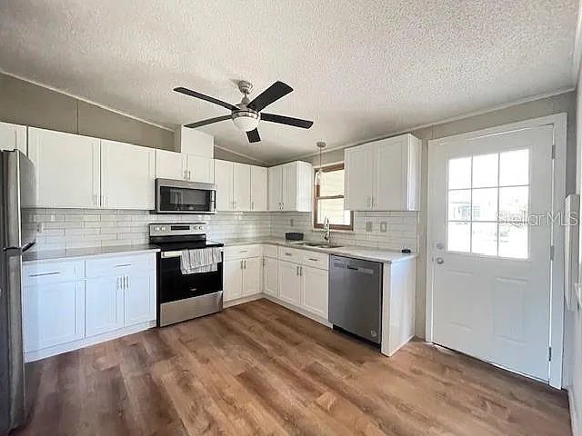 909 Orchid St — Photo 9