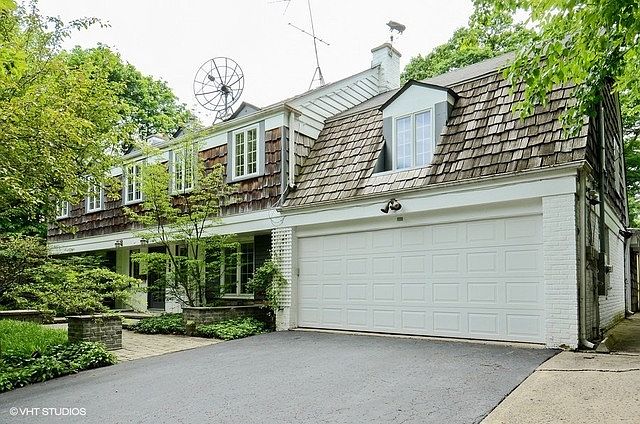 1st image of 1676 Linden Ave