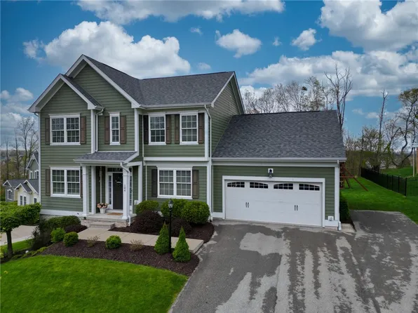 104 Vista Ridge Ln, Valencia, PA 16059