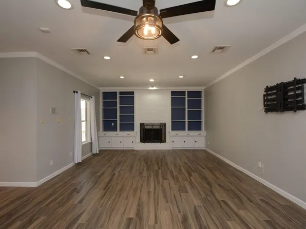 425 E Fair Harbor Ln, Houston, TX 77079