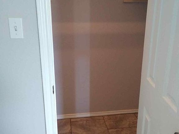 4th image of 713 Claremont Pkwy #B