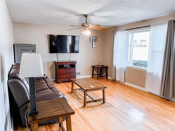 3rd image of 622 Oakdale Ave