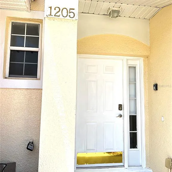 1205 S Beach Cir — Photo 3