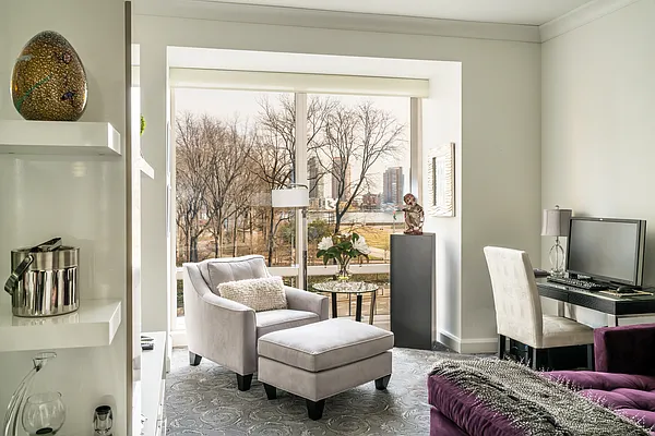 Sold by Compass | media 2