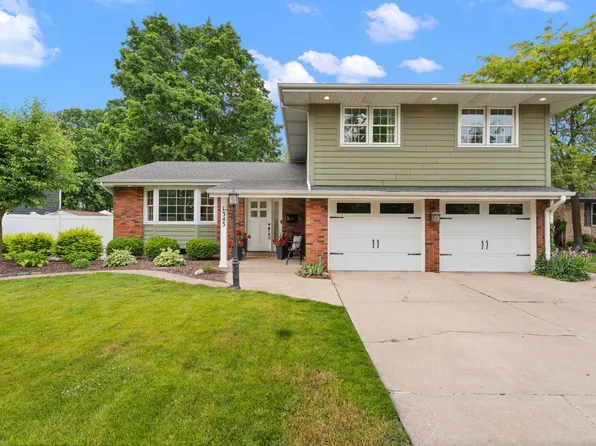 1343 Fran Lin Pkwy, Munster, IN 46321