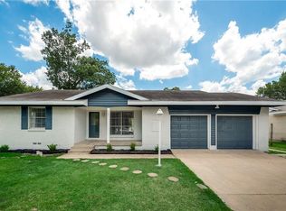 881 Beverly Dr, Terrell, TX 75160