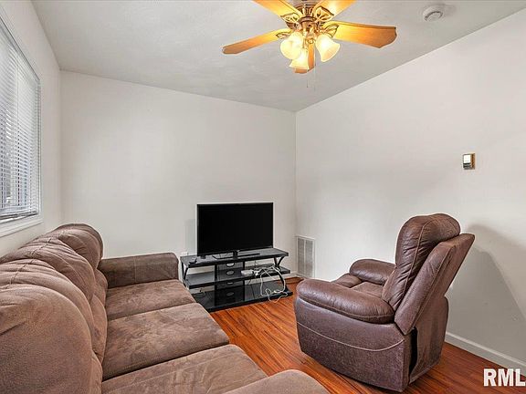 5th image of 3012 E Enos Ave