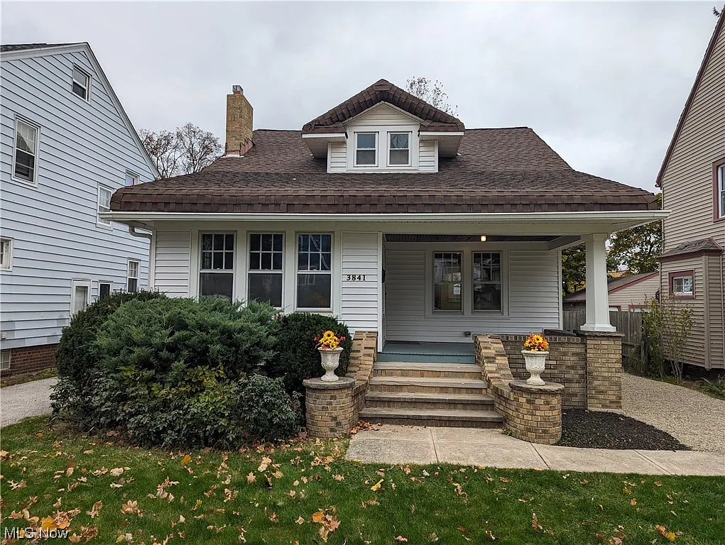 3841 Woodridge Rd photo 1