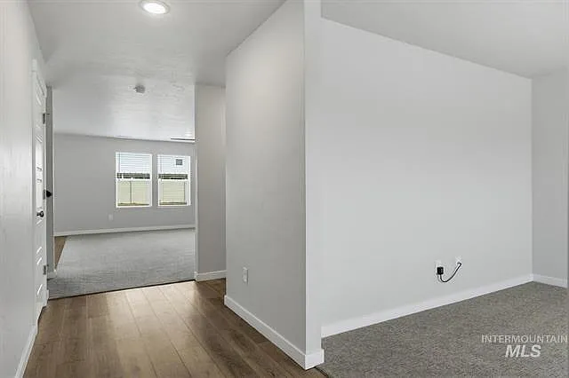 4 bed, 2.5 bath, 2636 sqft, $2,700 — Photo 4