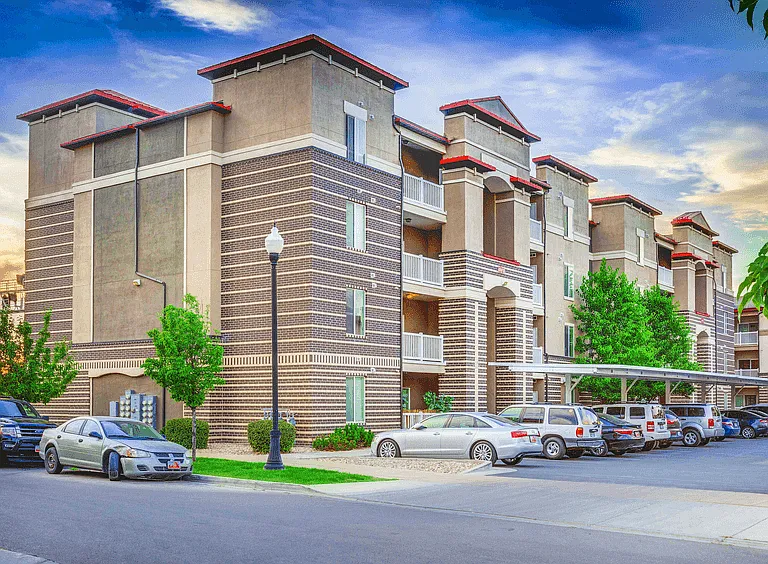 Avida Apartments — Photo 28