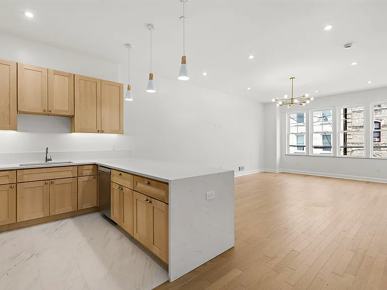 153 New York Ave — Photo 5