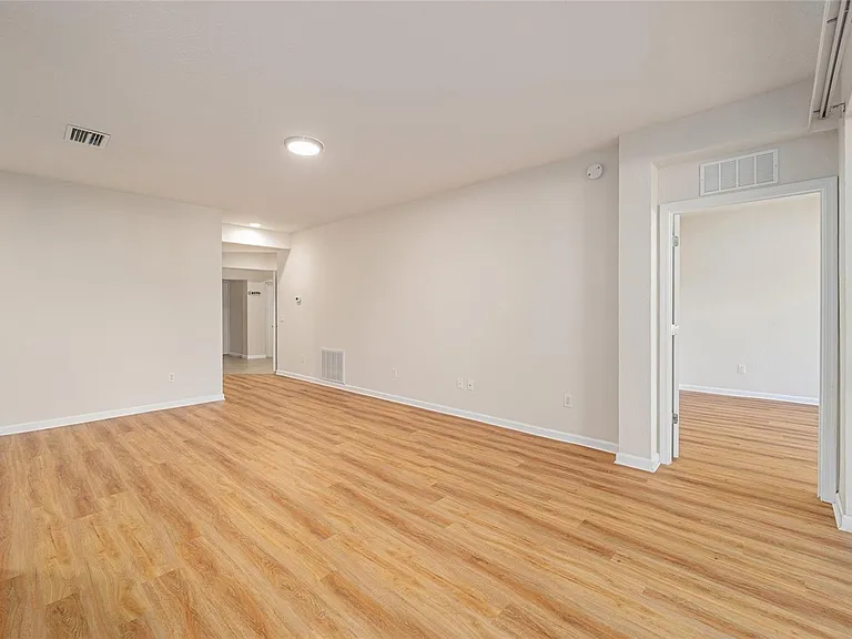 4570 SW 52nd Cir #107 — Photo 9