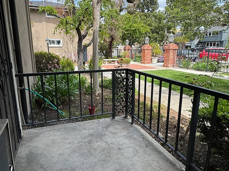 660 S Glassell St #15 — Photo 7