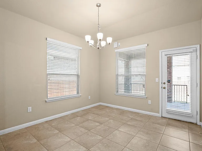 16440 Pienza Dr — Photo 12