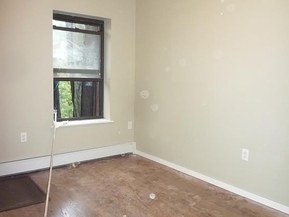 4th image of 310 Clifton Pl APT 3