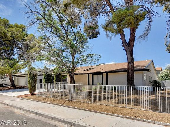 3rd image of 2592 Vegas Valley Dr