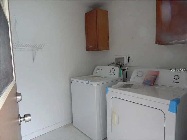 307 Sherborne Ln — Photo 12