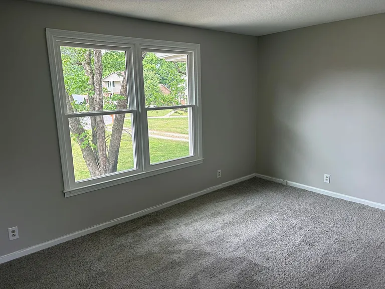 710 Heidi Ct — Photo 3